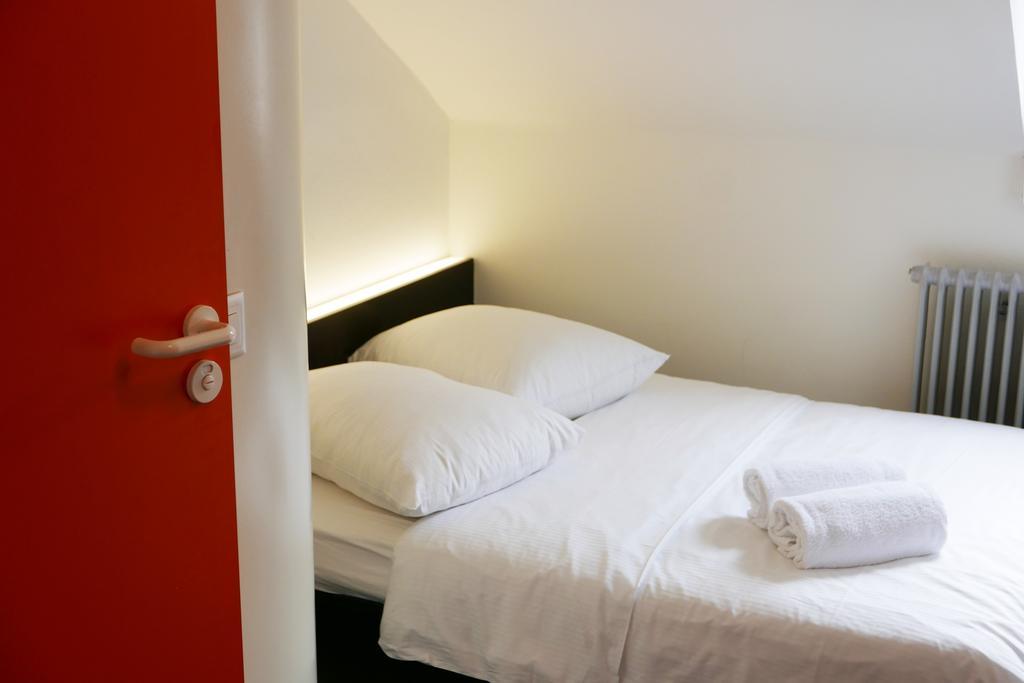 Easyhotel Zurich City Centre エクステリア 写真