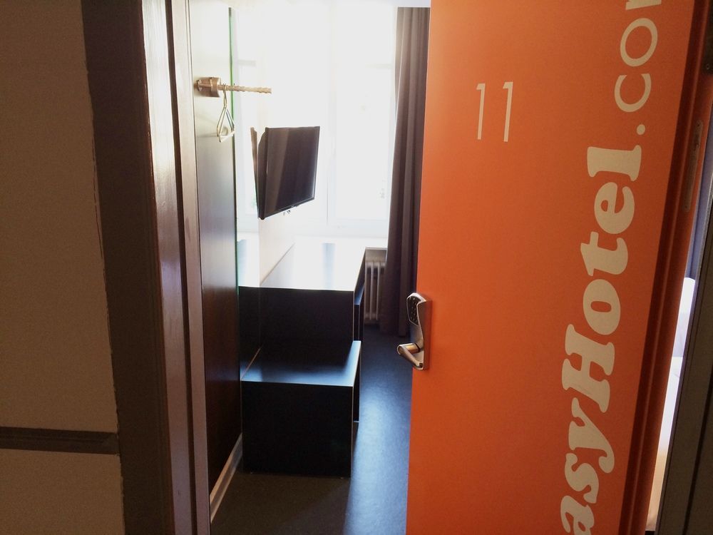 Easyhotel Zurich City Centre エクステリア 写真